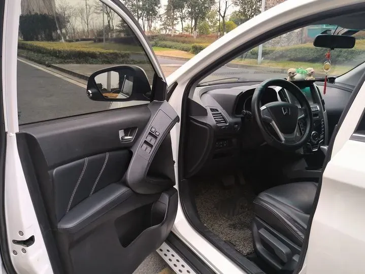 2016 Luxgen 6 SUV 1.8T 180HP L4 6AT,autocango,china used car exporter,china ev exporter,chinese used car exporter,chinese used ev exporter