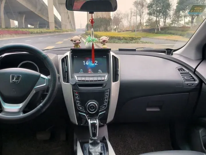 2016 Luxgen 6 SUV 1.8T 180HP L4 6AT,autocango,china used car exporter,china ev exporter,chinese used car exporter,chinese used ev exporter