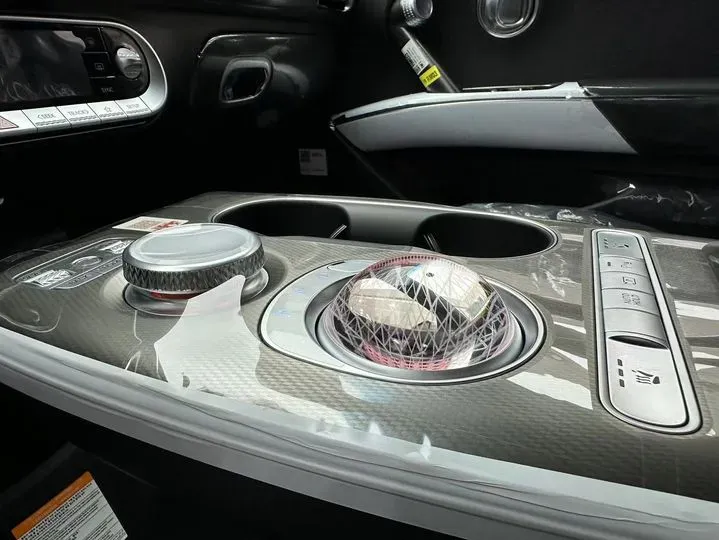 2023 Genesis GV60 BEV 76.4KWH,autocango,china used car exporter,china ev exporter,chinese used car exporter,chinese used ev exporter