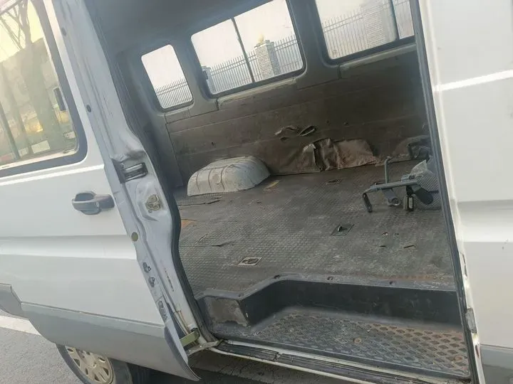 2013 Iveco BaoDi 2.8T 125HP L4 5MT,autocango,china used car exporter,china ev exporter,chinese used car exporter,chinese used ev exporter