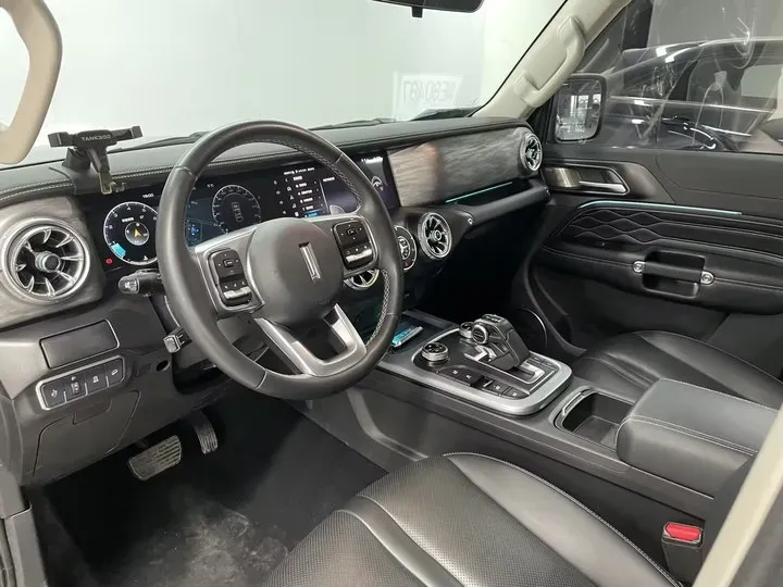 2021 Tank 300 2.0T 227HP L4 8AT,autocango,china used car exporter,china ev exporter,chinese used car exporter,chinese used ev exporter