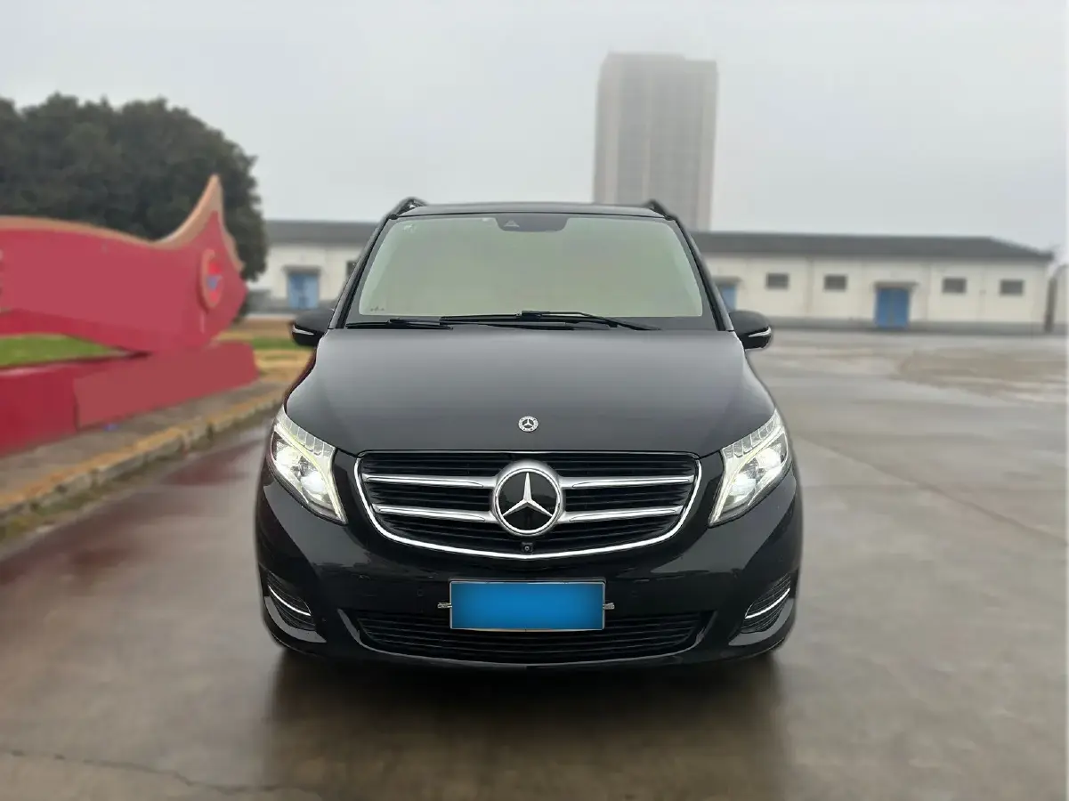 2017 Mercedes-Benz V Class 2.0T 211HP L4 7AT