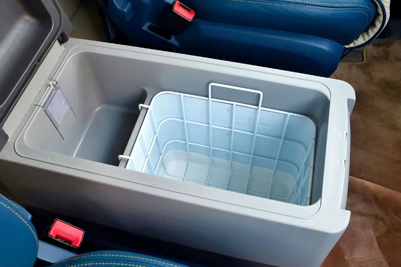 2023 Speed Auto Sprinter 2.0T 190HP L4 7DCT,autocango,china used car exporter,china ev exporter,chinese used car exporter,chinese used ev exporter