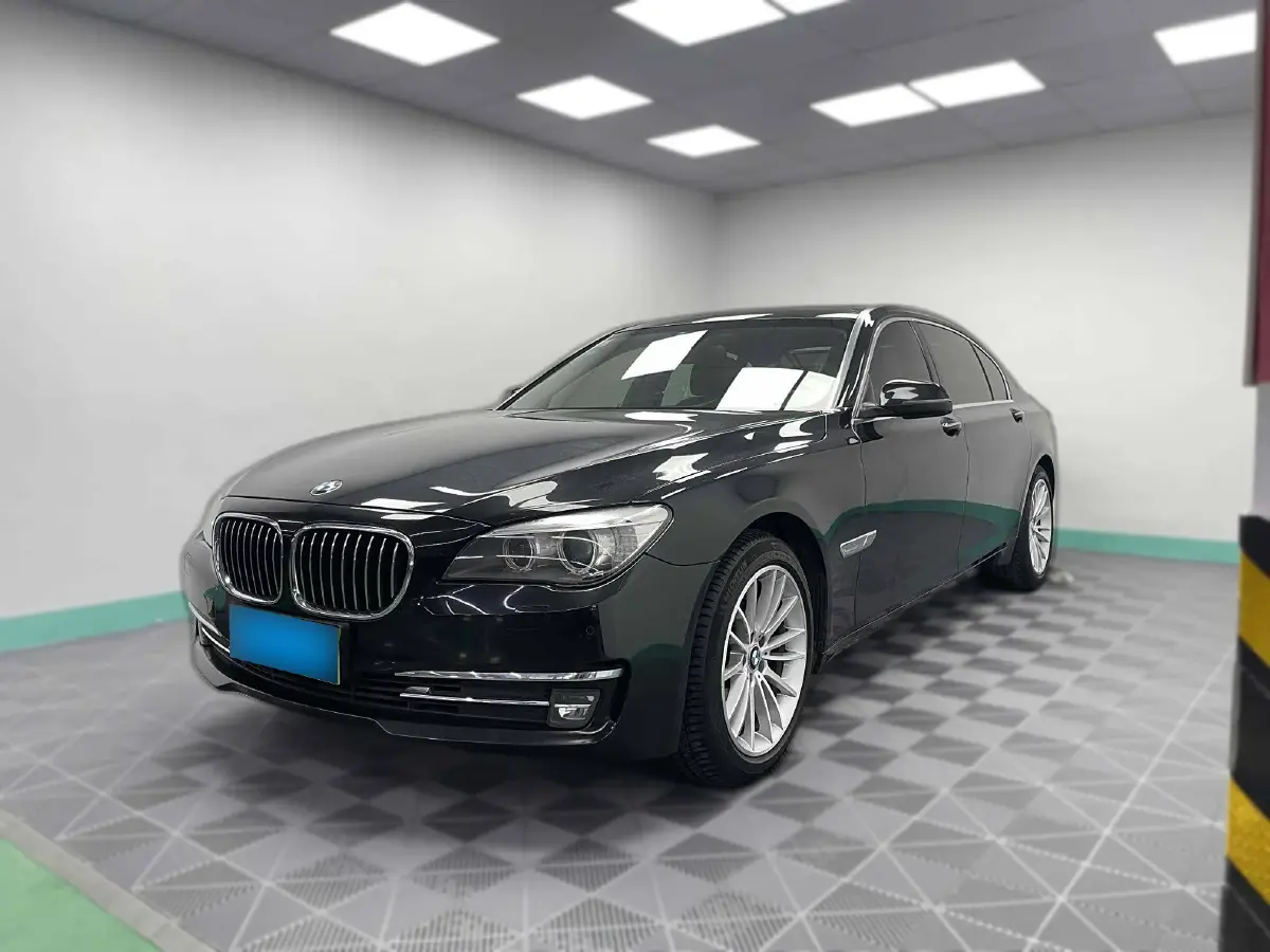 2014 BMW 7 Series 3.0L 258HP L6 8AT