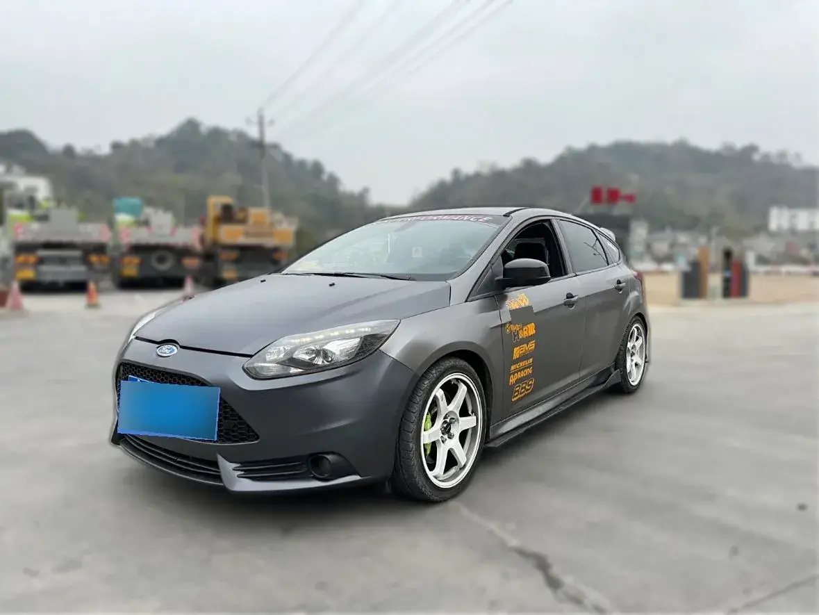 2013 Ford Focus 2.0T 250HP L4 6MT