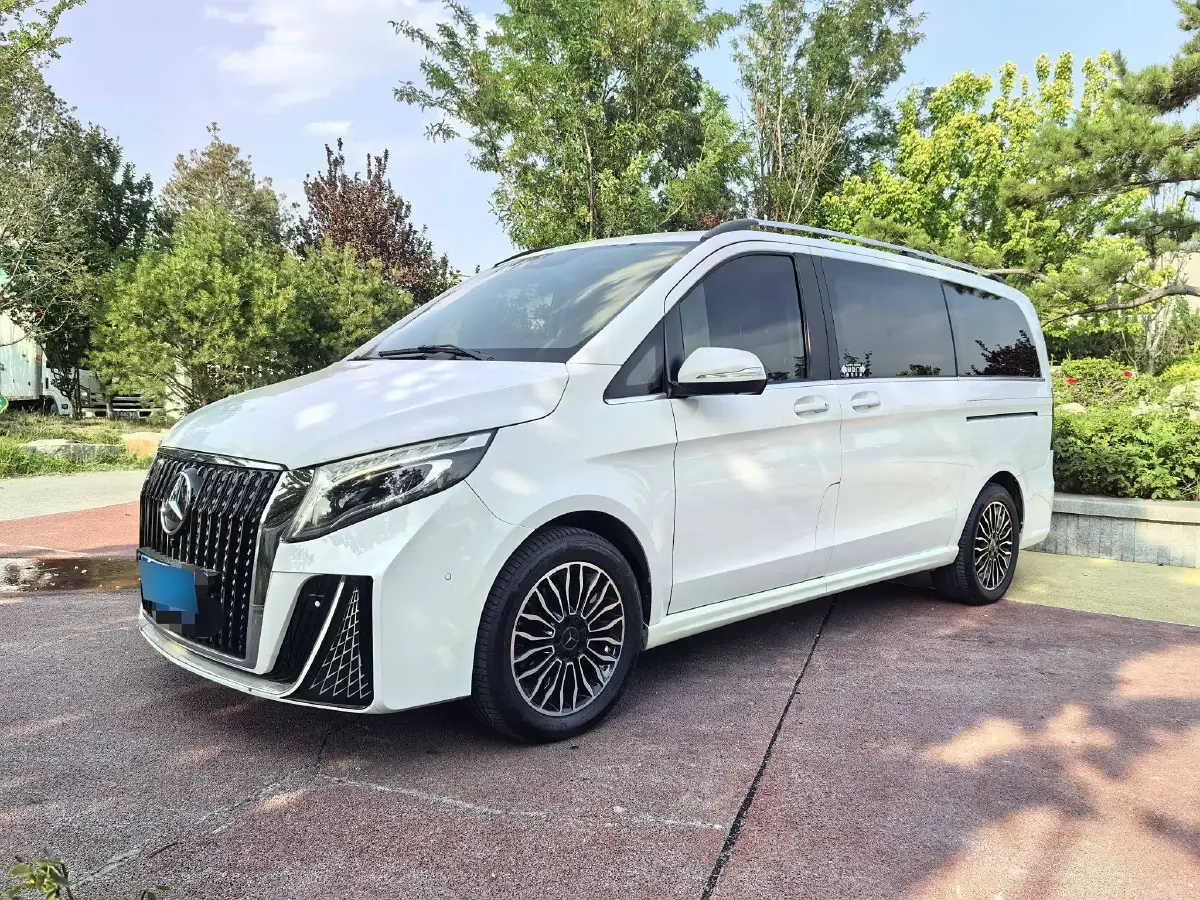 2017 Mercedes-Benz V Class 2.0T 211HP L4 7AT