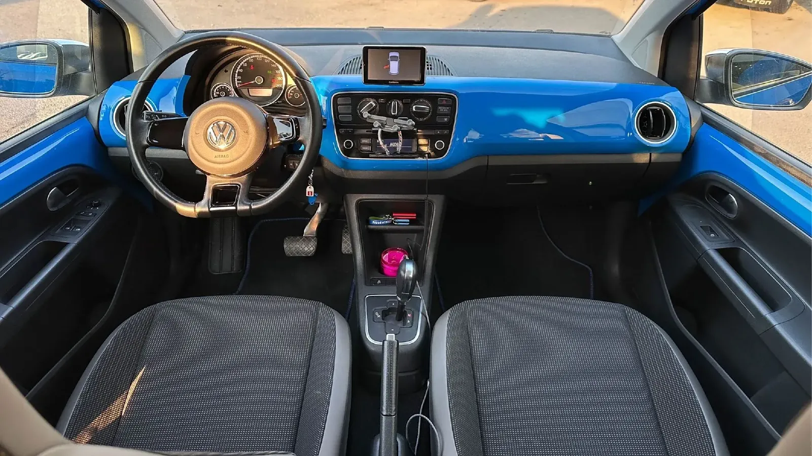 2015 Volkswagen up! 1.0L 75HP L3 5AMT,autocango,china used car exporter,china ev exporter,chinese used car exporter,chinese used ev exporter