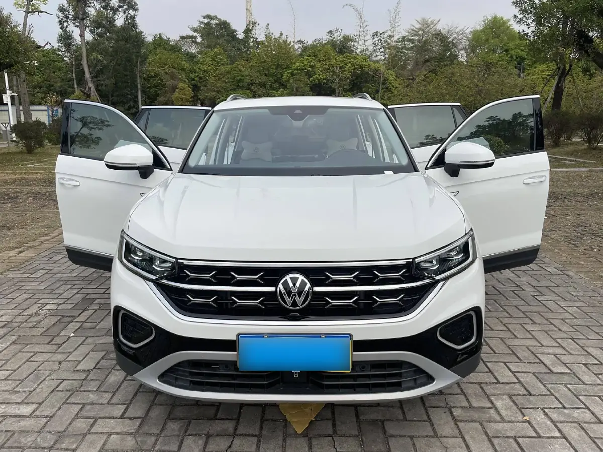 2023 Volkswagen Tayron 2.0T 186HP L4 7DCT