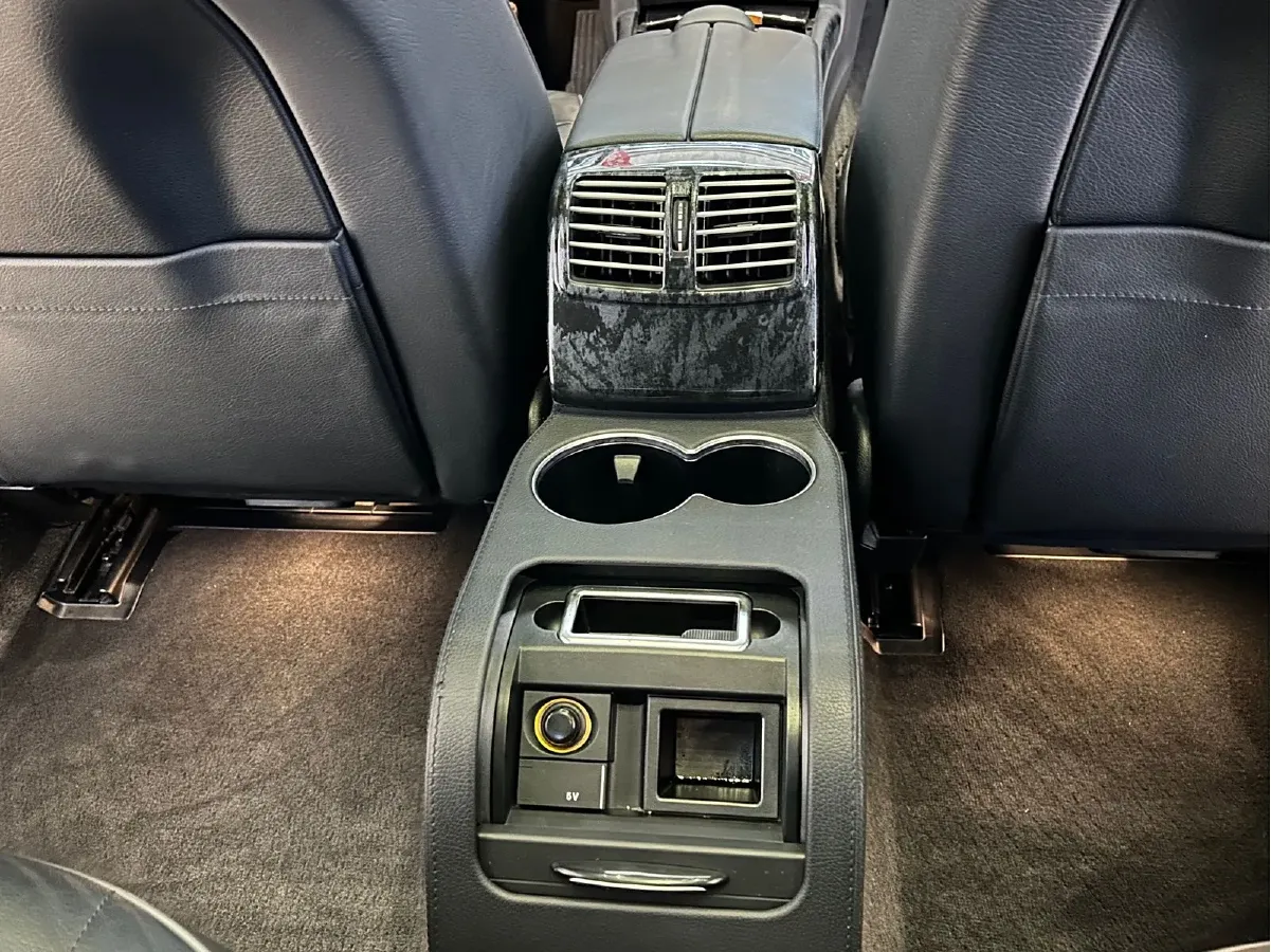 2015 Mercedes-Benz E Class 2.0T 211HP L4 7AT,autocango,china used car exporter,china ev exporter,chinese used car exporter,chinese used ev exporter