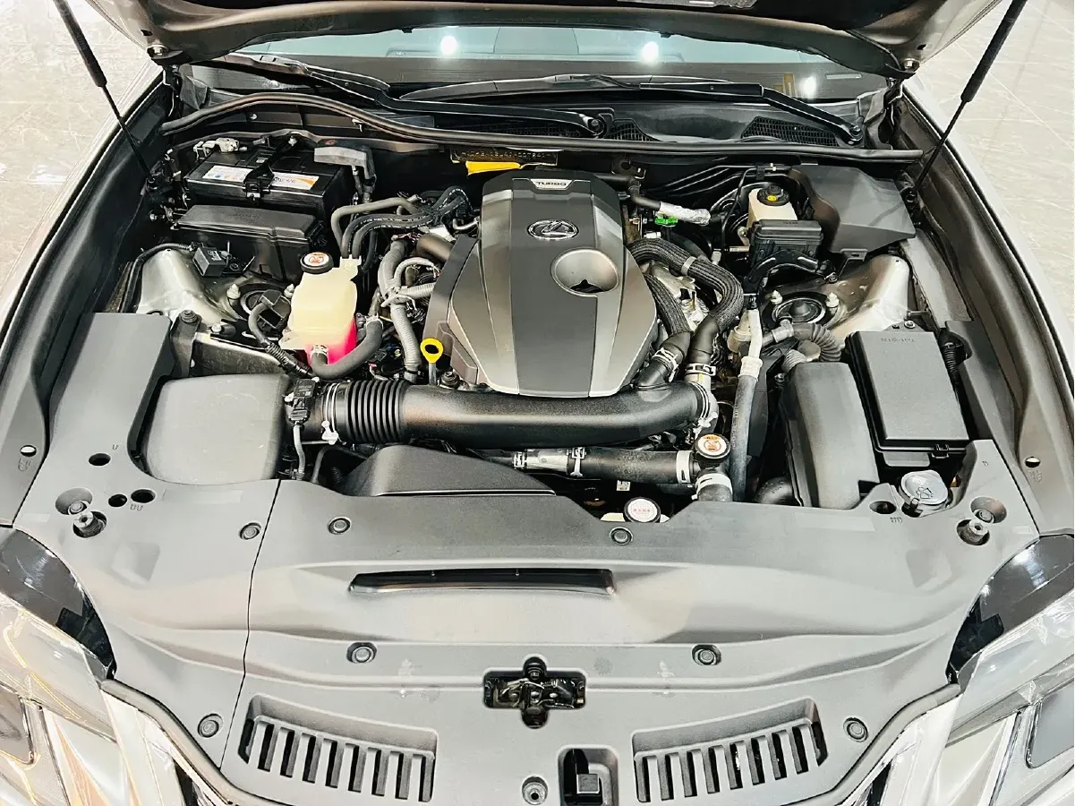 2017 Lexus GS 2.0T 245HP L4 8AT,autocango,china used car exporter,china ev exporter,chinese used car exporter,chinese used ev exporter