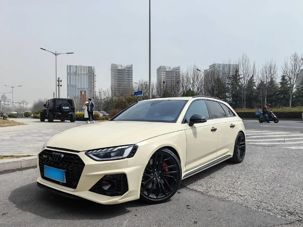 2022 Audi RS 4 2.9T 450HP V6 8AT