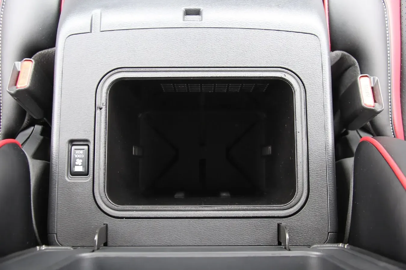 2018 Nissan Patrol 4.0L 279HP V6 7AT,autocango,china used car exporter,china ev exporter,chinese used car exporter,chinese used ev exporter