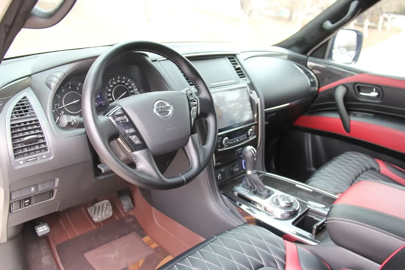 2018 Nissan Patrol 4.0L 279HP V6 7AT,autocango,china used car exporter,china ev exporter,chinese used car exporter,chinese used ev exporter