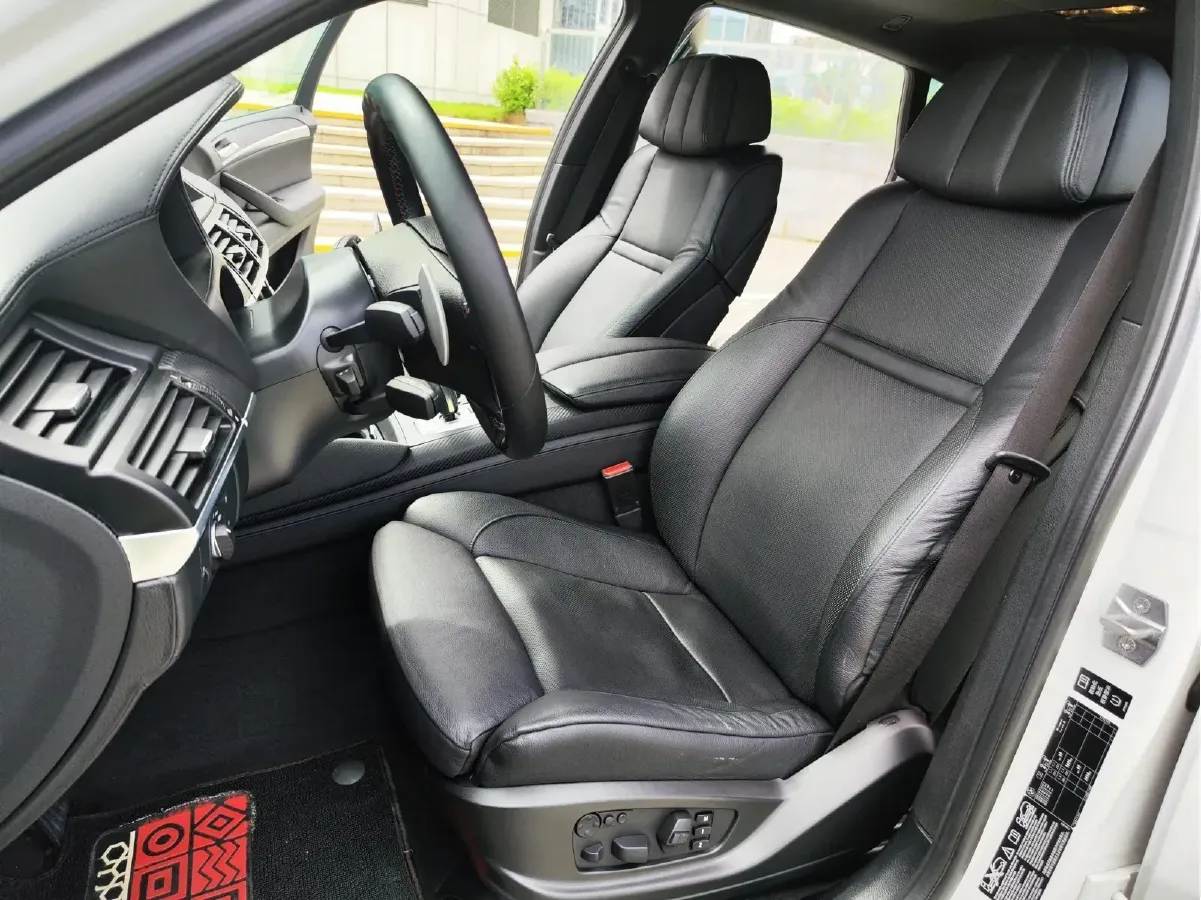 2013 BMW X6 M 4.4T 555HP V8 6AT,autocango,china used car exporter,china ev exporter,chinese used car exporter,chinese used ev exporter