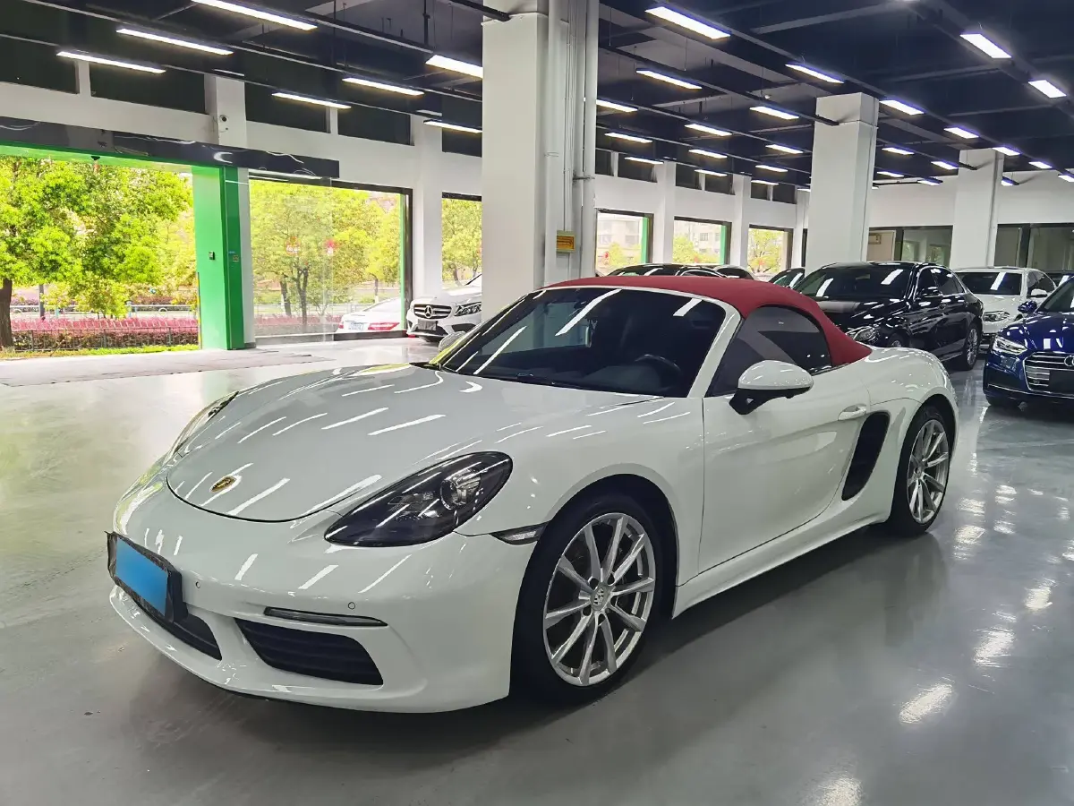 2016 Porsche 718 2.0T 250HP H4 7DCT