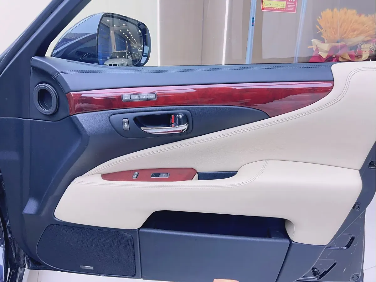 2010 Lexus LS 5.0L 395HP V8 E-CVT Hybrid,autocango,china used car exporter,china ev exporter,chinese used car exporter,chinese used ev exporter