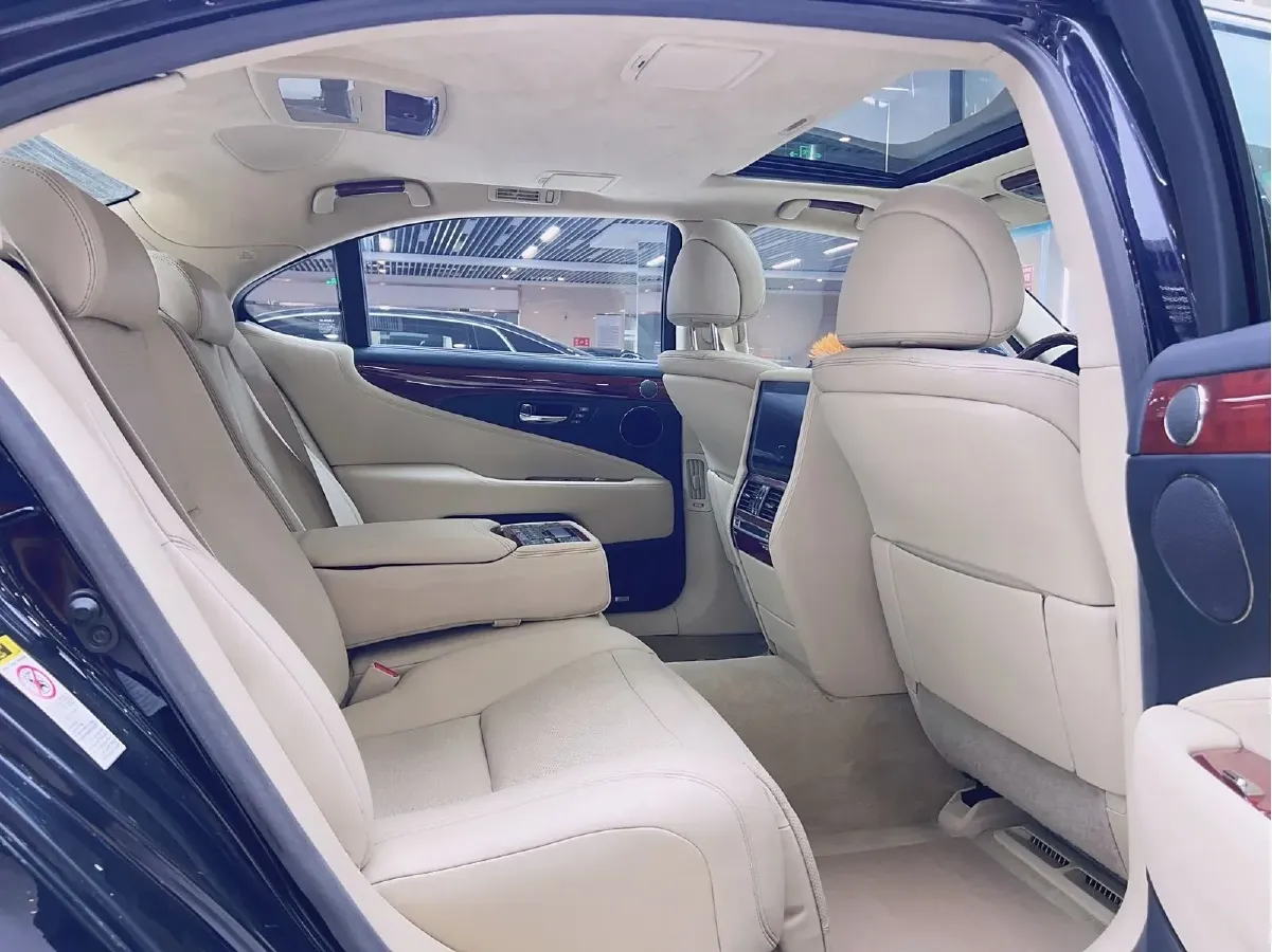 2010 Lexus LS 5.0L 395HP V8 E-CVT Hybrid,autocango,china used car exporter,china ev exporter,chinese used car exporter,chinese used ev exporter