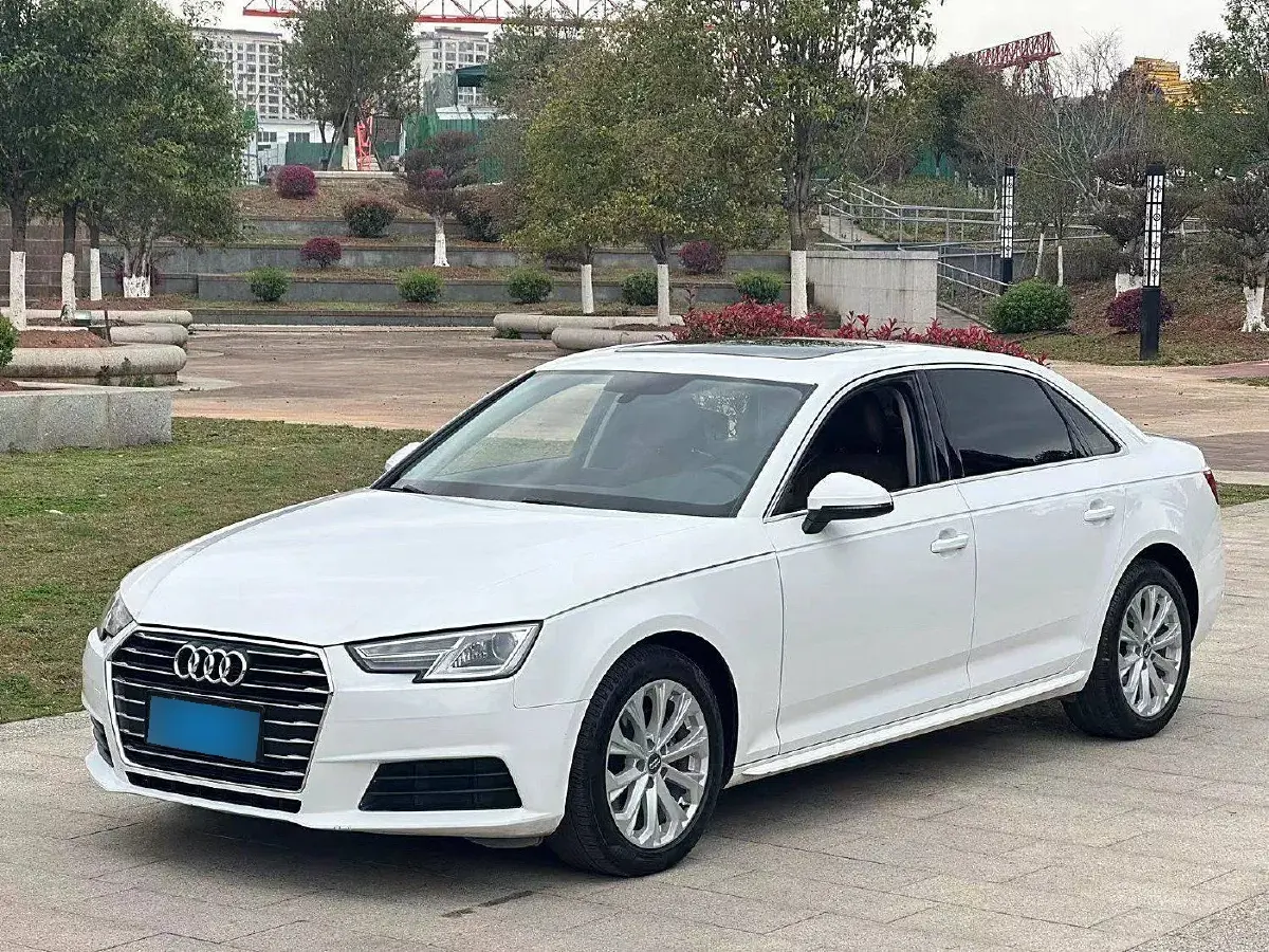 2017 Audi A4L 2.0T 190HP L4 7DCT