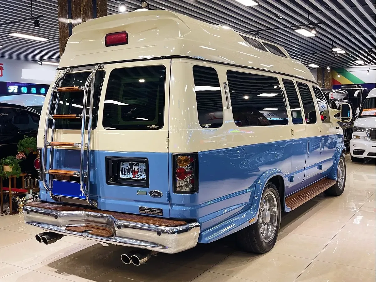 2011 Ford E350 5.4L 258HP V8 5AT,autocango,china used car exporter,china ev exporter,chinese used car exporter,chinese used ev exporter