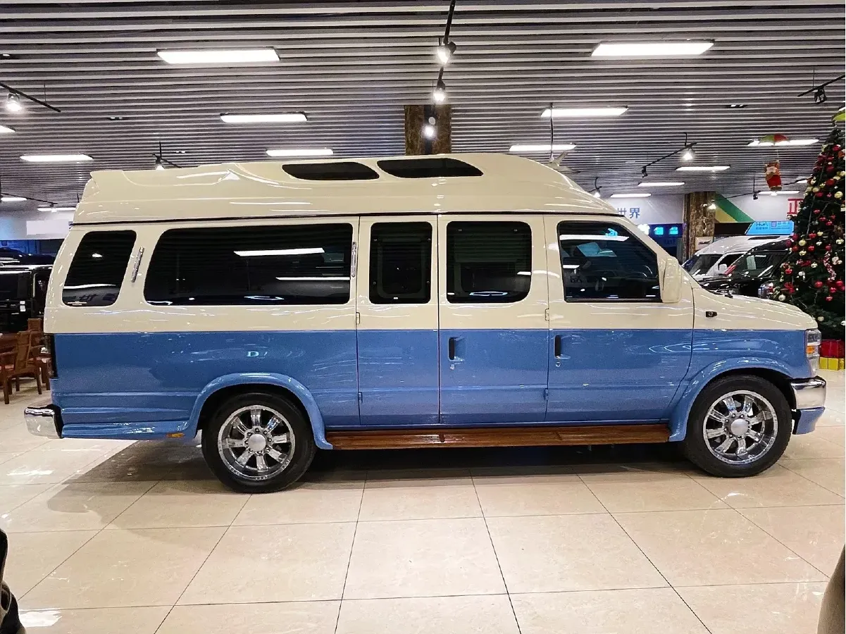 2011 Ford E350 5.4L 258HP V8 5AT,autocango,china used car exporter,china ev exporter,chinese used car exporter,chinese used ev exporter