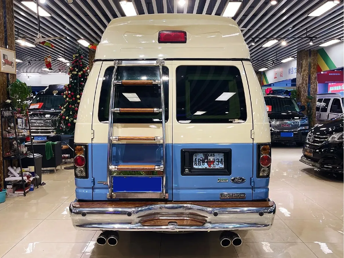 2011 Ford E350 5.4L 258HP V8 5AT,autocango,china used car exporter,china ev exporter,chinese used car exporter,chinese used ev exporter