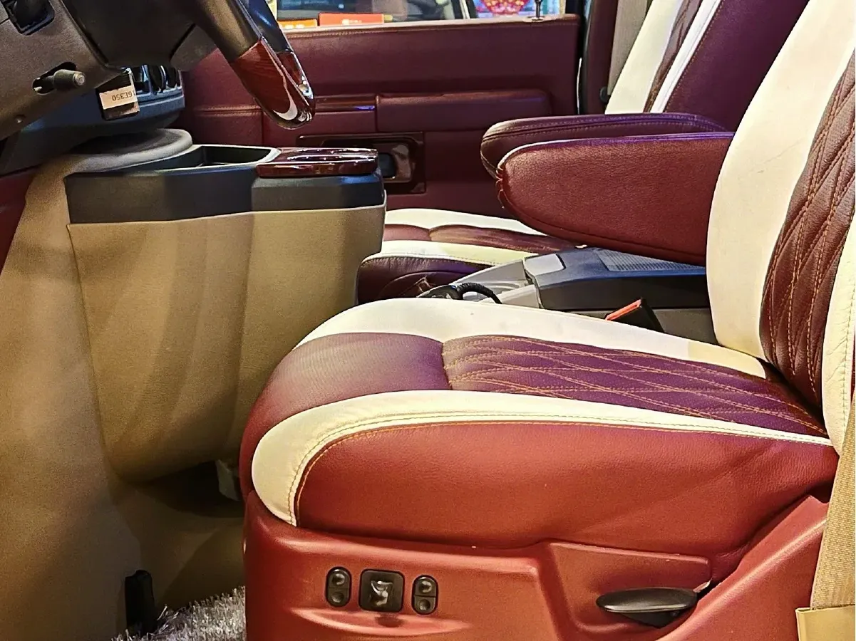 2011 Ford E350 5.4L 258HP V8 5AT,autocango,china used car exporter,china ev exporter,chinese used car exporter,chinese used ev exporter