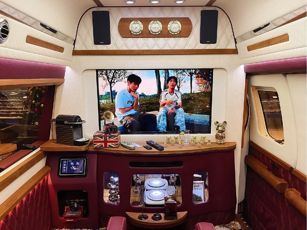 2011 Ford E350 5.4L 258HP V8 5AT,autocango,china used car exporter,china ev exporter,chinese used car exporter,chinese used ev exporter