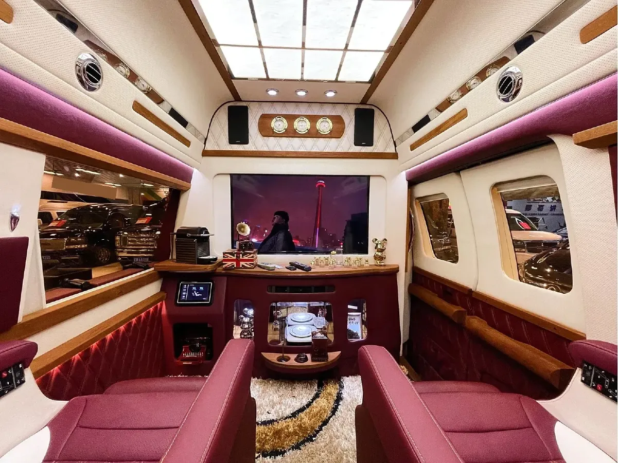 2011 Ford E350 5.4L 258HP V8 5AT,autocango,china used car exporter,china ev exporter,chinese used car exporter,chinese used ev exporter