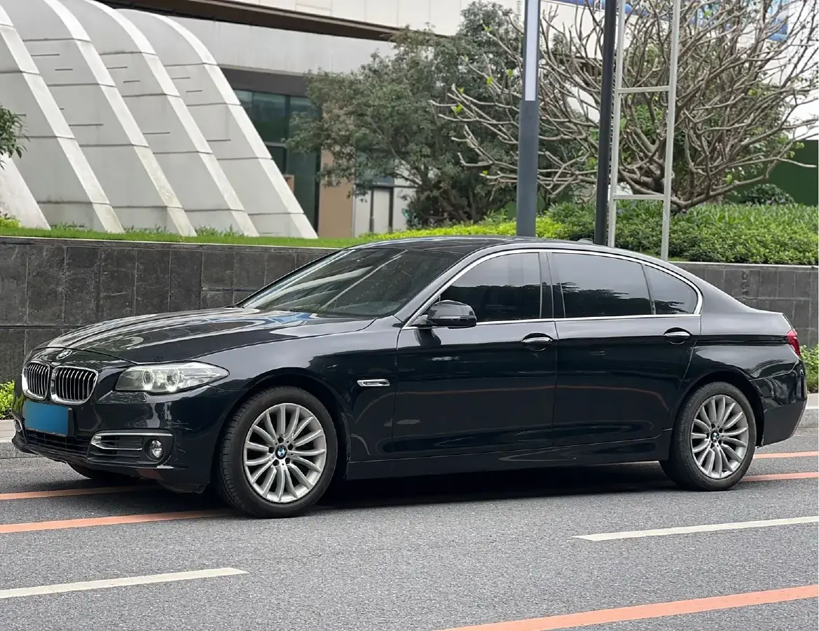 2014 BMW 5 Series 2.0T 218HP L4 8AT