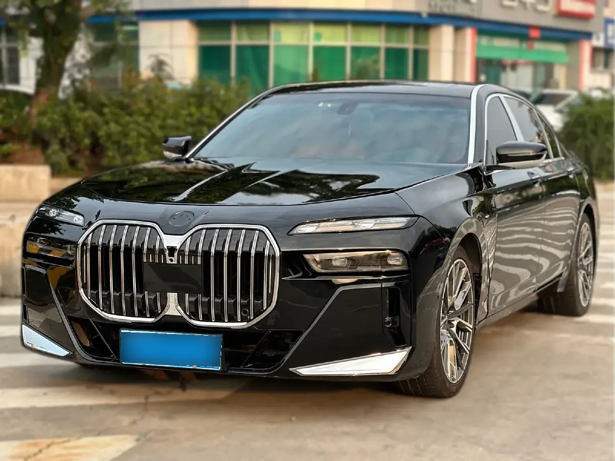 2011 BMW 7 Series 3.0L 258HP L6 6AT