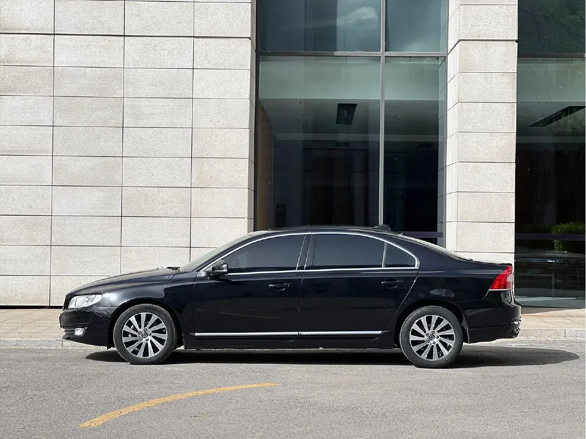 2015 Volvo S80L 2.0T 214HP L5 6AT,autocango,china used car exporter,china ev exporter,chinese used car exporter,chinese used ev exporter