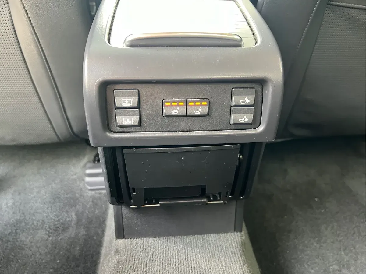 2015 Volvo S80L 2.0T 214HP L5 6AT,autocango,china used car exporter,china ev exporter,chinese used car exporter,chinese used ev exporter