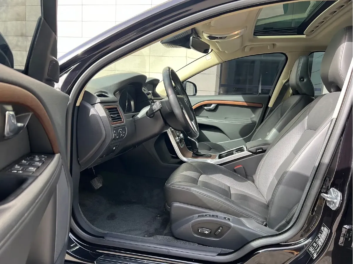 2015 Volvo S80L 2.0T 214HP L5 6AT,autocango,china used car exporter,china ev exporter,chinese used car exporter,chinese used ev exporter