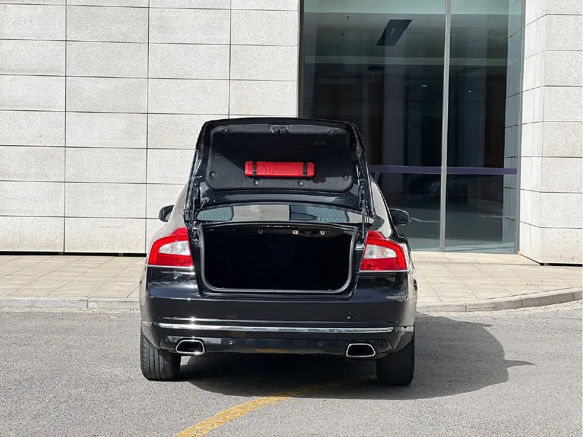 2015 Volvo S80L 2.0T 214HP L5 6AT,autocango,china used car exporter,china ev exporter,chinese used car exporter,chinese used ev exporter