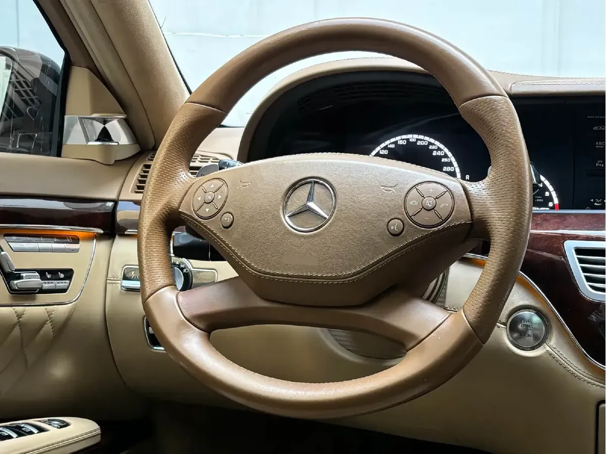 2010 Mercedes-Benz S AMG 6.0T 612HP V12 5AT,autocango,china used car exporter,china ev exporter,chinese used car exporter,chinese used ev exporter