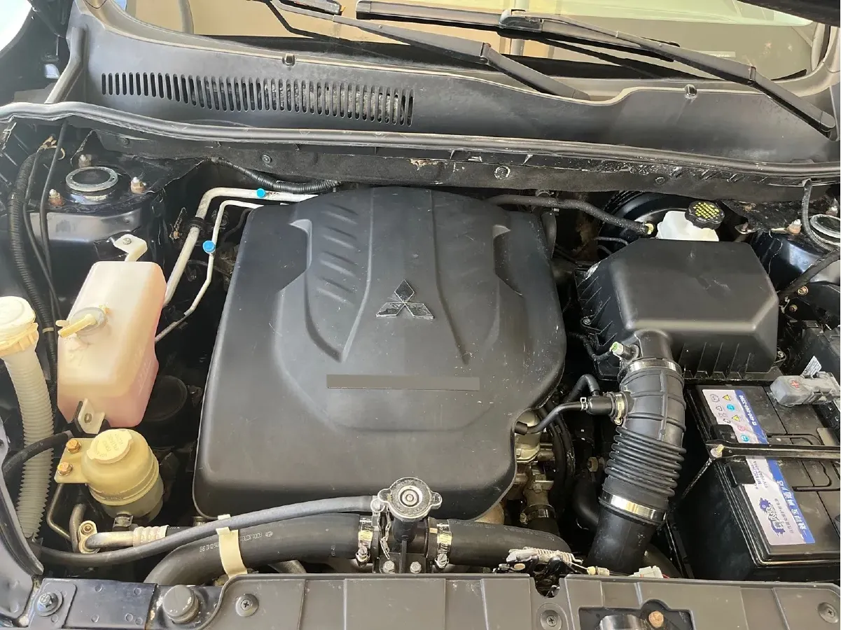 2015 Leopaard CS10 2.0T 177HP L4 6MT,autocango,china used car exporter,china ev exporter,chinese used car exporter,chinese used ev exporter