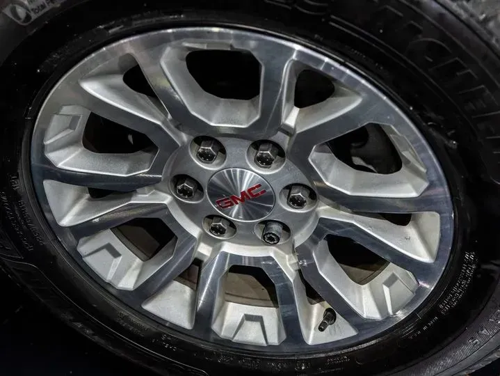 2016 The Durant Guild YUKON 5.3L 355HP V8 6AT,autocango,china used car exporter,china ev exporter,chinese used car exporter,chinese used ev exporter