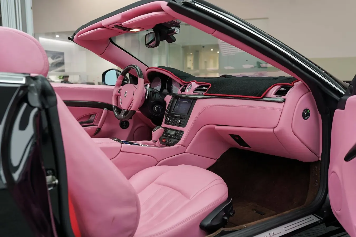 2010 Maserati GranCabrio 4.7L 439HP V8 6AT,autocango,china used car exporter,china ev exporter,chinese used car exporter,chinese used ev exporter