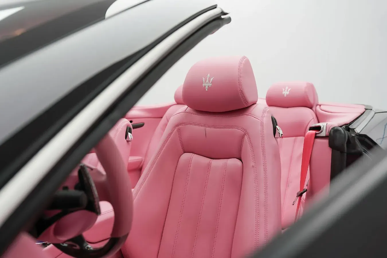 2010 Maserati GranCabrio 4.7L 439HP V8 6AT,autocango,china used car exporter,china ev exporter,chinese used car exporter,chinese used ev exporter