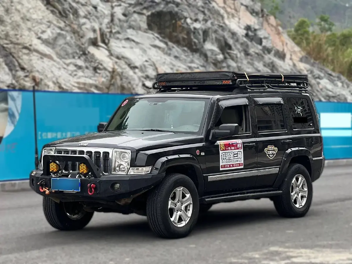 2008 Jeep Commander Classic 5.7L 326HP V8 5AT 2008 Jeep Commander Classic 5.7L 326HP V8 5AT