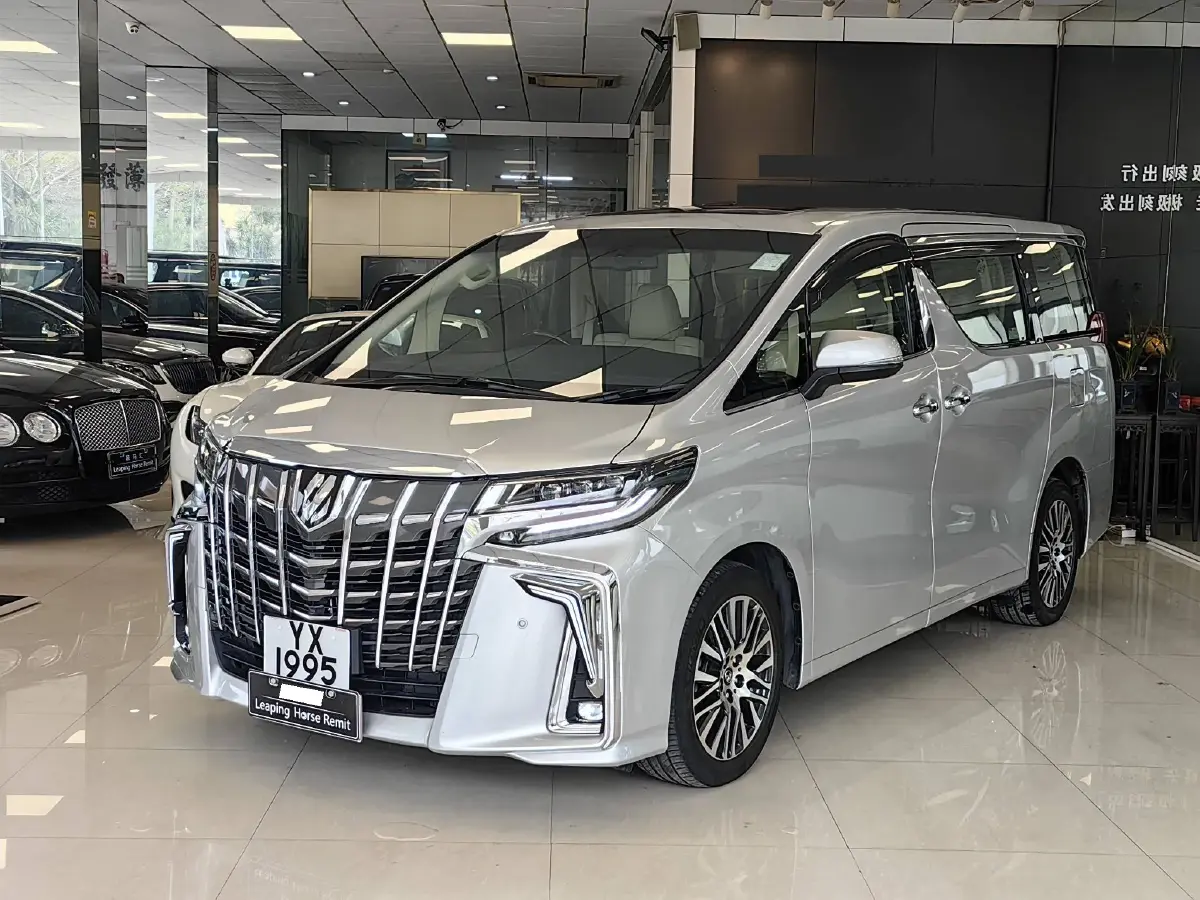 2015 Toyota Alphard 3.5L 275HP V6 6AT