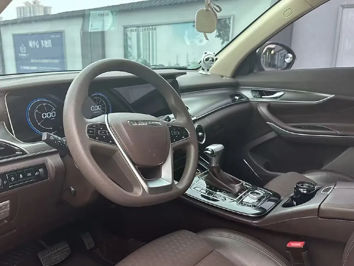 2018 Leopaard Mattu 1.6T 200HP L4 6DCT,autocango,china used car exporter,china ev exporter,chinese used car exporter,chinese used ev exporter