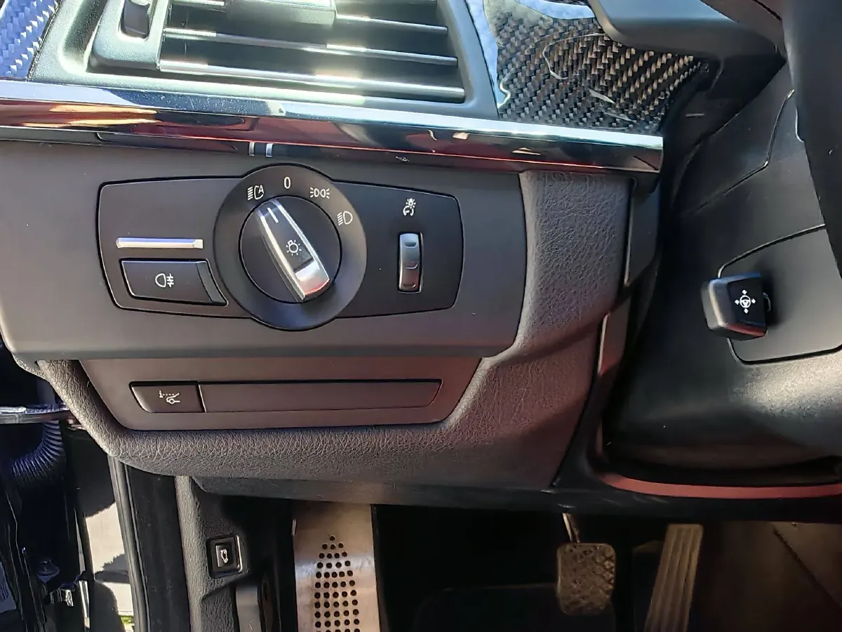 2015 BMW M6 4.4T 560HP V8 7DCT,autocango,china used car exporter,china ev exporter,chinese used car exporter,chinese used ev exporter