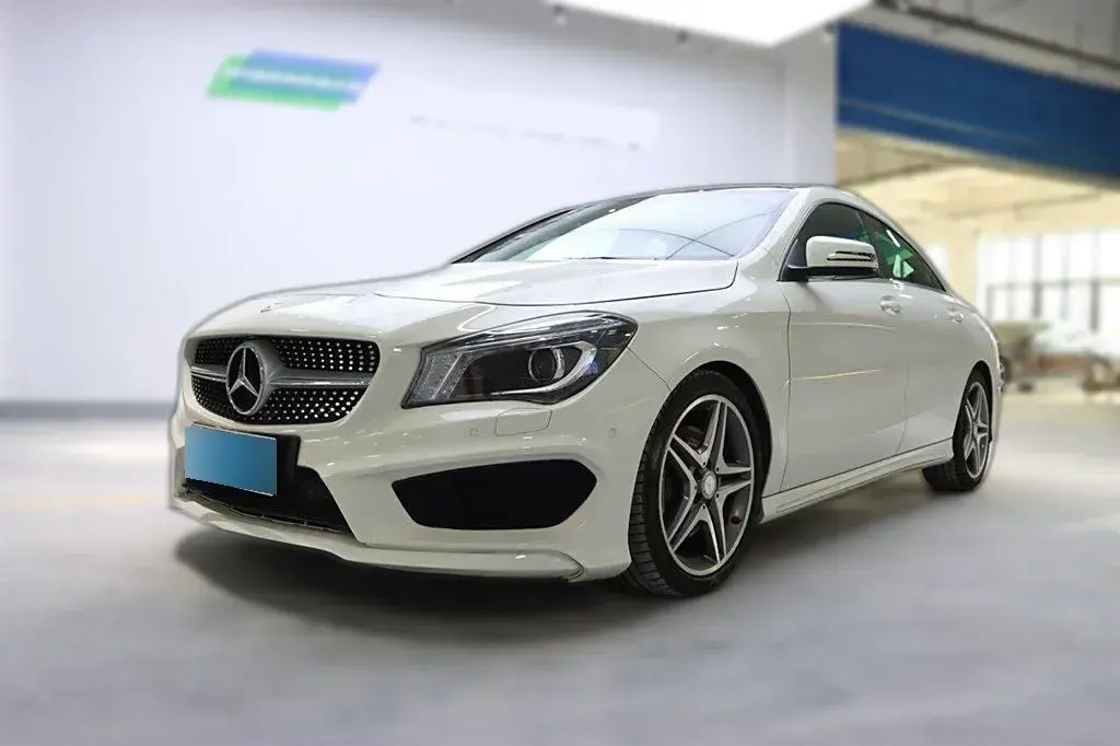 2015 Mercedes-Benz CLA Class 2.0T 184HP L4 7DCT
