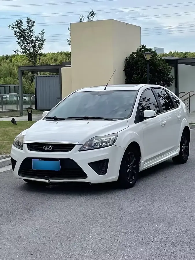 2012 Ford Focus 1.8L 124HP L4 4AT