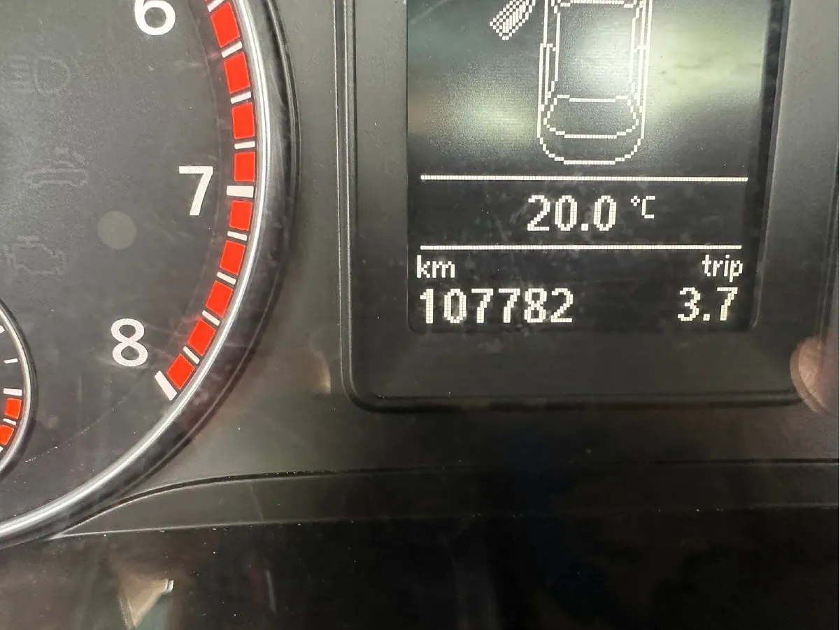 2010 Volkswagen Eos 2.0T 200HP L4 6DCT,autocango,china used car exporter,china ev exporter,chinese used car exporter,chinese used ev exporter