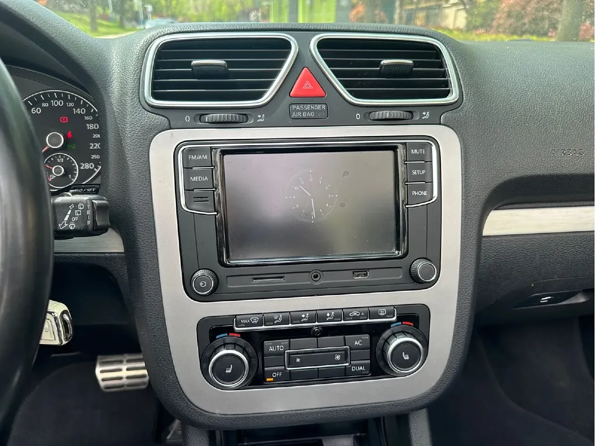 2010 Volkswagen Eos 2.0T 200HP L4 6DCT,autocango,china used car exporter,china ev exporter,chinese used car exporter,chinese used ev exporter