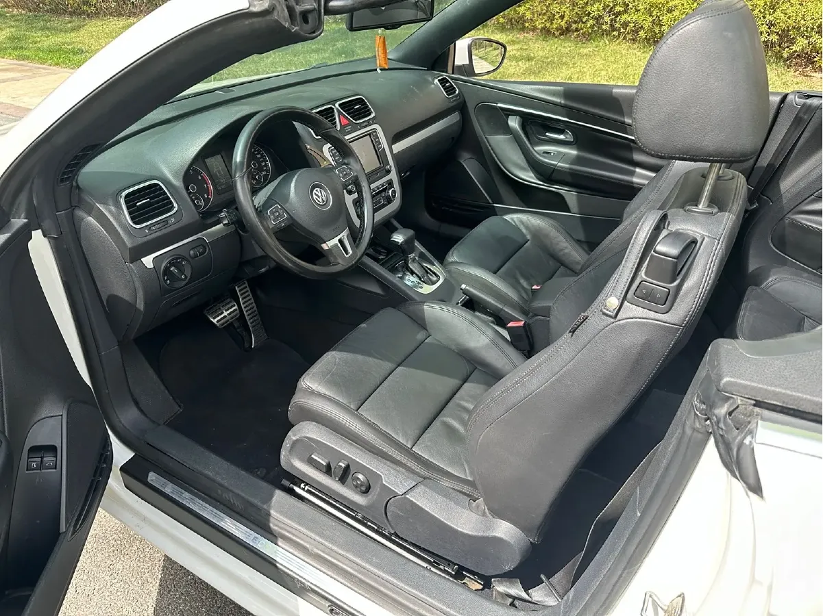 2010 Volkswagen Eos 2.0T 200HP L4 6DCT,autocango,china used car exporter,china ev exporter,chinese used car exporter,chinese used ev exporter