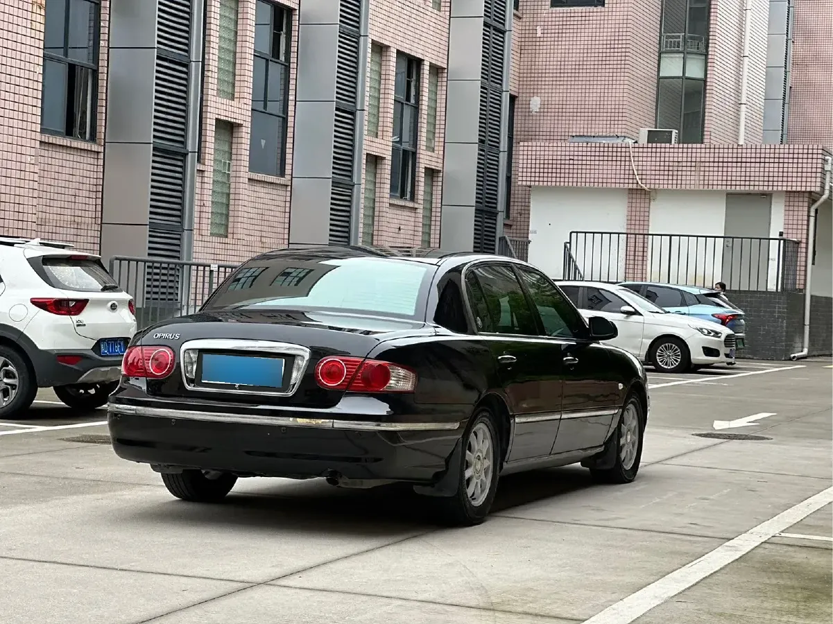 2004 Kia Opirus 3.5L 276HP V6 5AT,autocango,china used car exporter,china ev exporter,chinese used car exporter,chinese used ev exporter