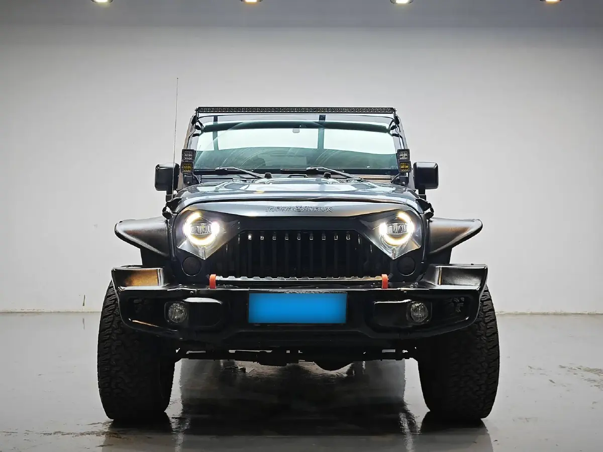 2015 Jeep Wrangler 3.6L 284HP V6 5AT